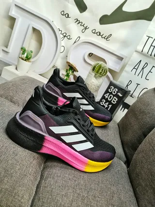 Adidas Ultraboost সাদা হালকা নীল কালো লাল দৌড়ানোর জুতো 9