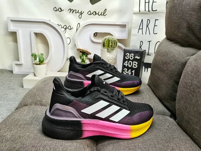 Adidas Ultraboost সাদা হালকা নীল কালো লাল দৌড়ানোর জুতো 11