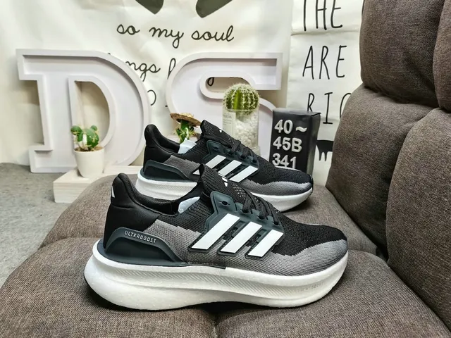 Adidas Ultraboost সাদা হালকা নীল কালো লাল দৌড়ানোর জুতো 21