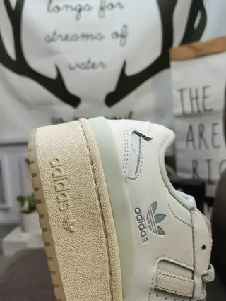 Adidas branco bege sola plataforma três listras painel lateral lifestyle sneakers 3