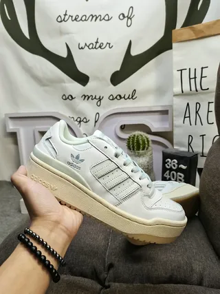 Adidas branco bege sola plataforma três listras painel lateral lifestyle sneakers 5