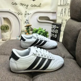 Adidas أحذية رياضية لايف ستايل أبيض أسود جلد علوي لوحة جانبية ثلاث خطوط