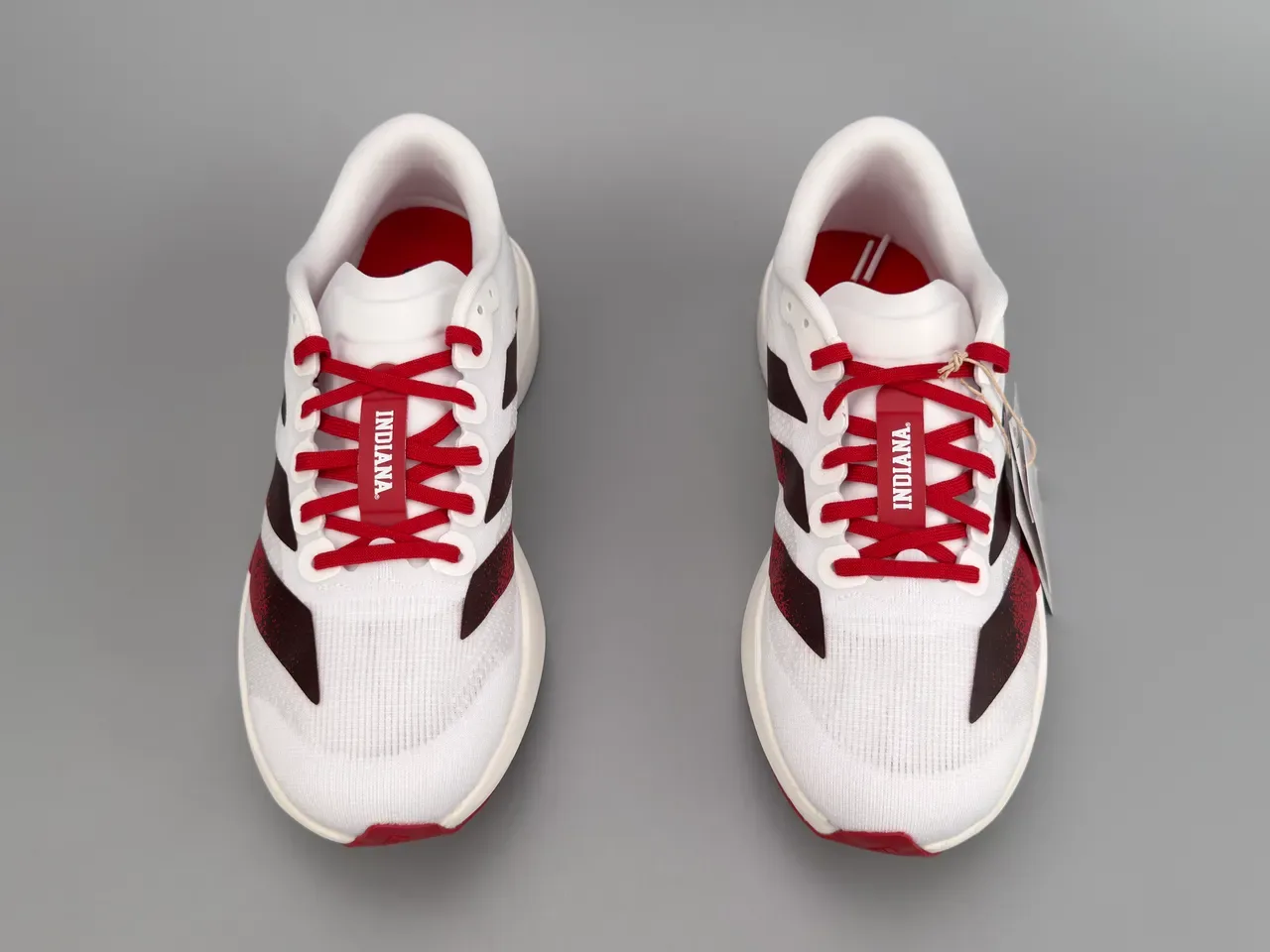 Adidas 白色 勃艮第 工程网面 渐变酒红色至黑色条纹设计 跑鞋 7