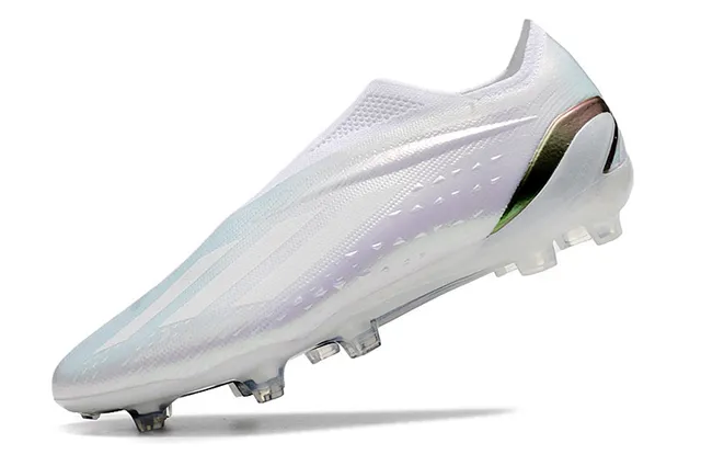 Adidas Chaussures de Football Blanc Vert Coupe Basse Upper Ajusté Chaussette Rayure Talon Iridescente Terrain Firme 3