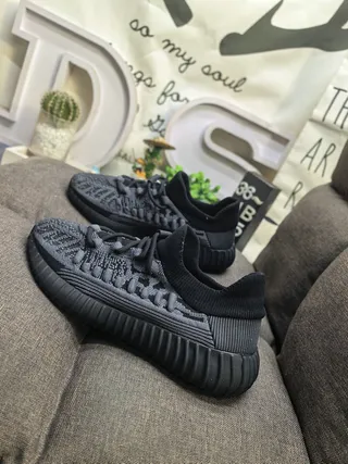 Adidas Yeezy Boost 350 V2 Zebra sneakers lifestyle 7