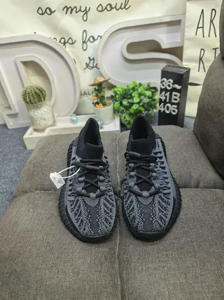Adidas Yeezy Boost 350 V2 Zebra sneakers lifestyle 10
