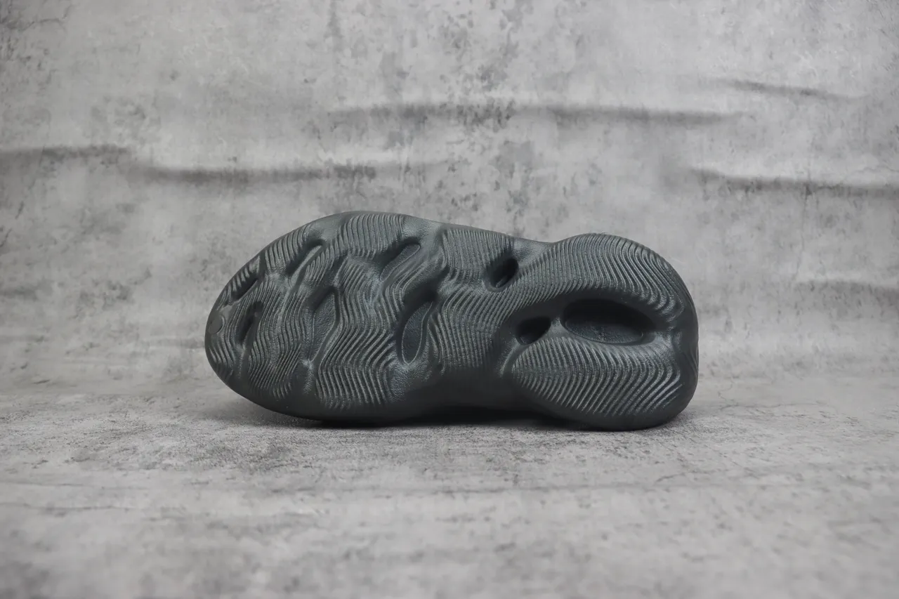 Adidas Yeezy Foam Runner 暗灰生活款运动鞋 8