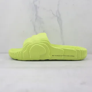 أديداس ييزي سلايد نيون لايم أخضر شبشب