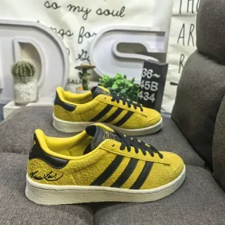 Adidas أصفر أسود سويد علوي ثلاثة خطوط لوح جانبي أحذية رياضية نمط حياة