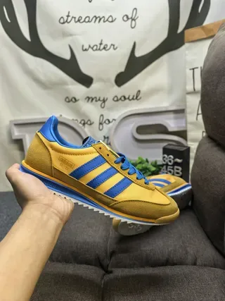 एडिडास पीली नीली Retro Runner Silhouette चमड़े और सिंथेटिक ऊपरी जीवनशैली स्नीकर्स 5