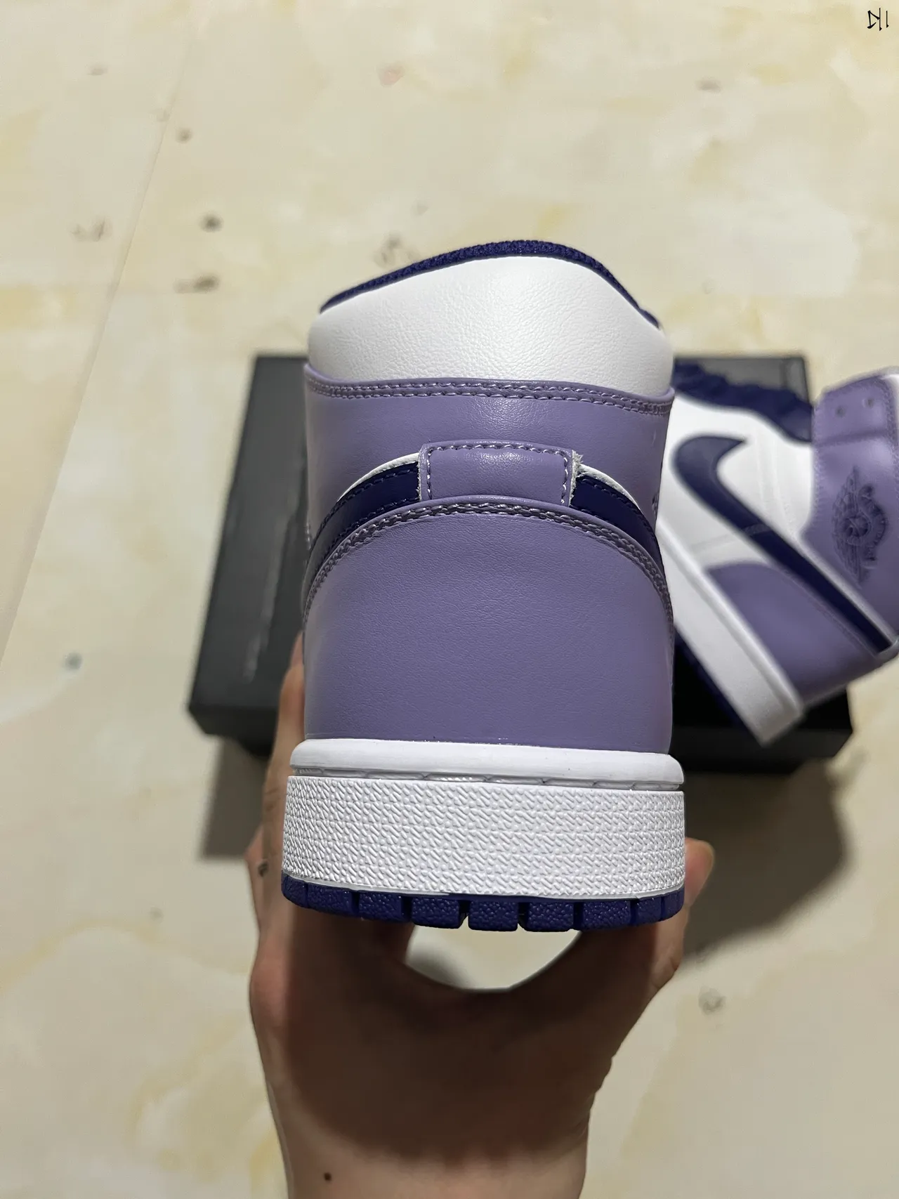 Zapatillas de baloncesto Air Jordan 1 High blanco, azul marino y morado 4