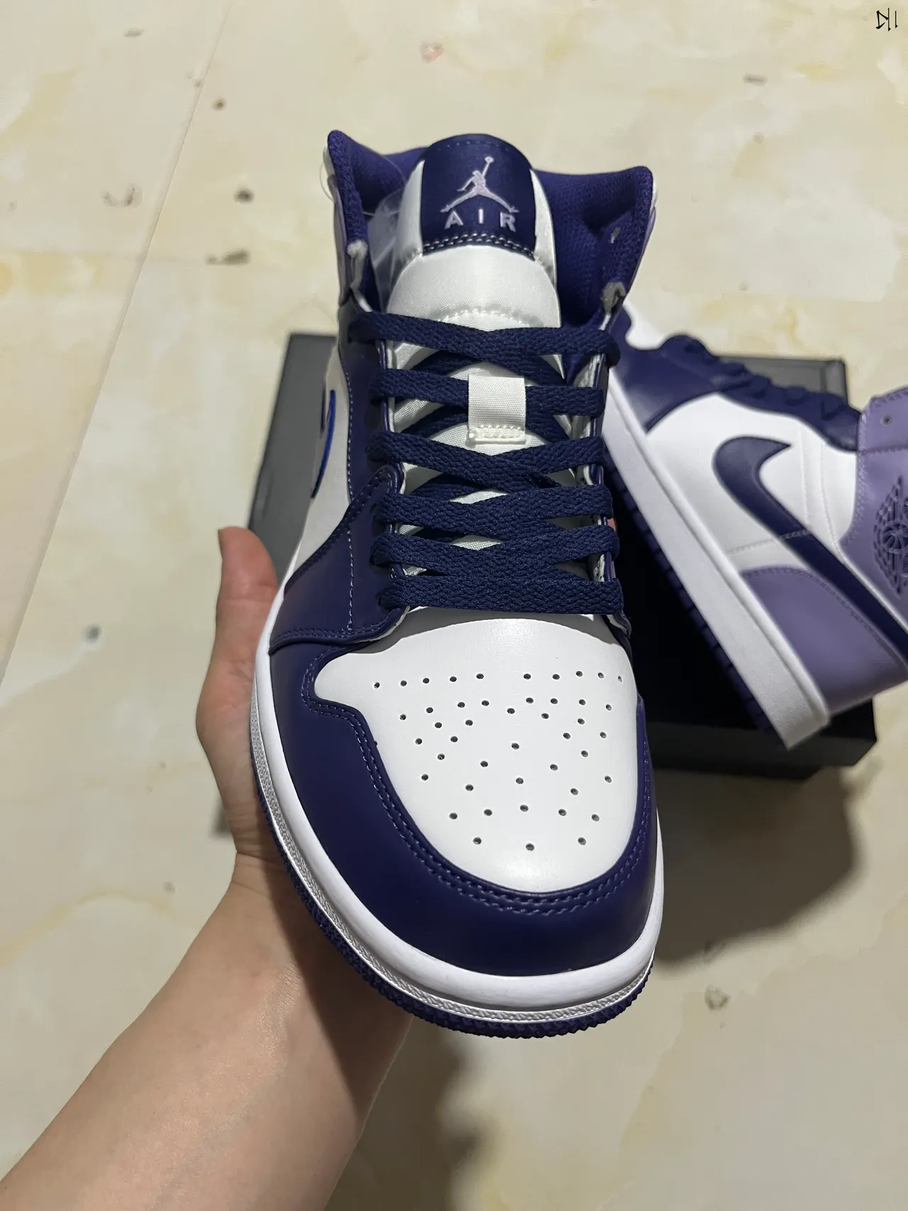 Zapatillas de baloncesto Air Jordan 1 High blanco, azul marino y morado 9