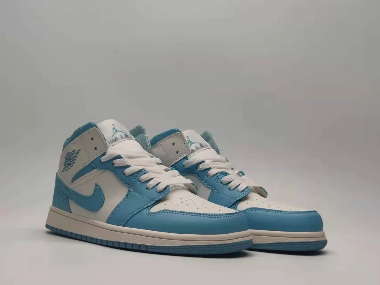 Air Jordan 1 Mid Light Blue and White Basketball Shoes 2
