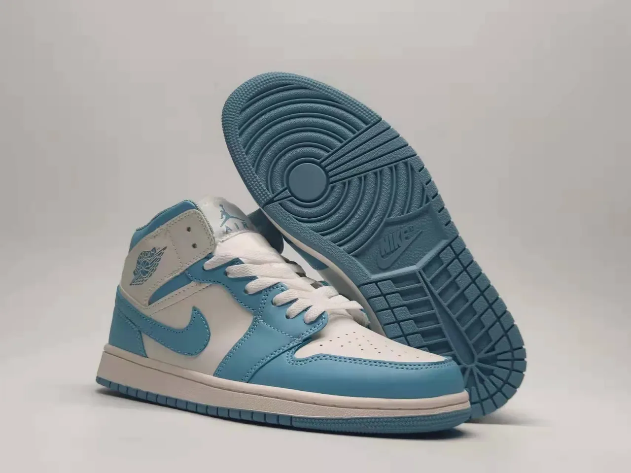 Air Jordan 1 Mid Light Blue and White Basketball Shoes 3