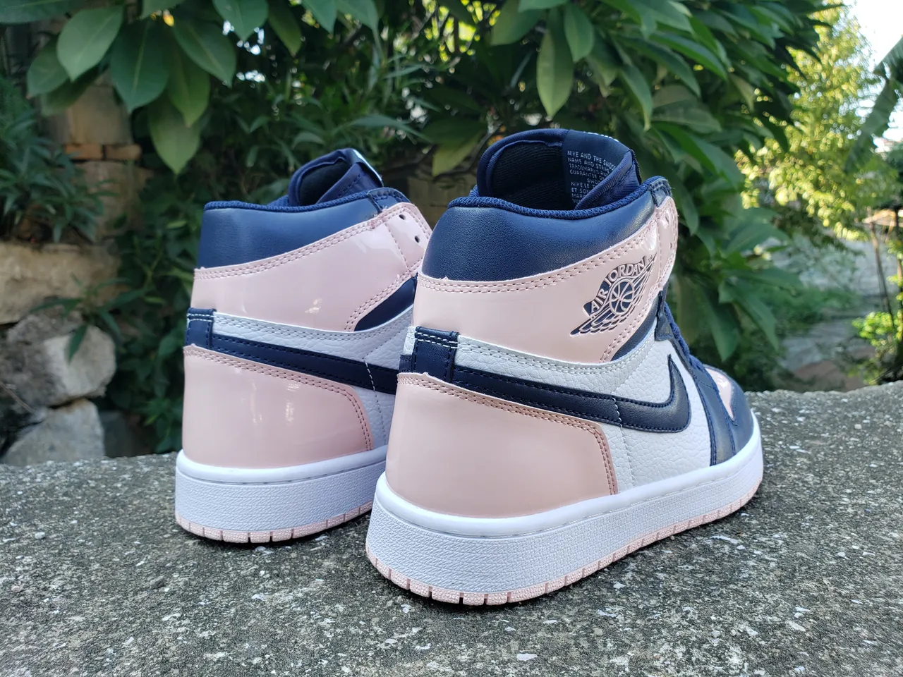 Air Jordan 1 नेवी और पिंक लेदर हाई-टॉप बास्केटबॉल शूज़ 5
