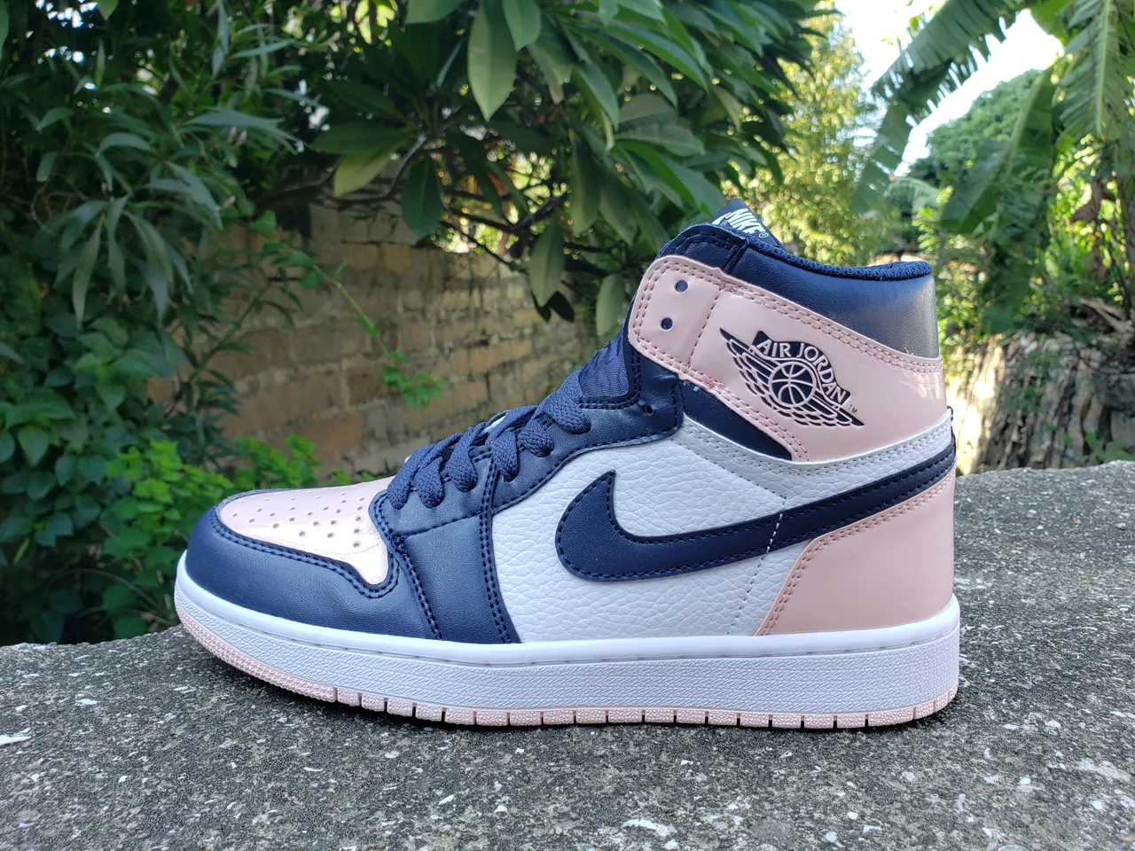 Air Jordan 1 नेवी और पिंक लेदर हाई-टॉप बास्केटबॉल शूज़ 6