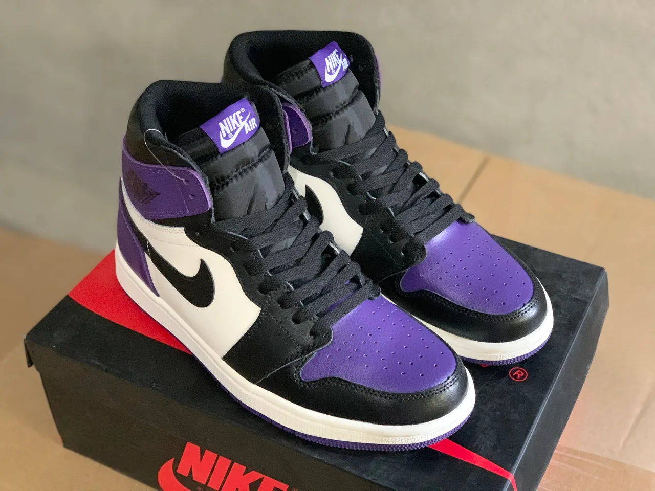 Air Jordan 1 zapatillas de baloncesto de caña alta en cuero morado y negro 5