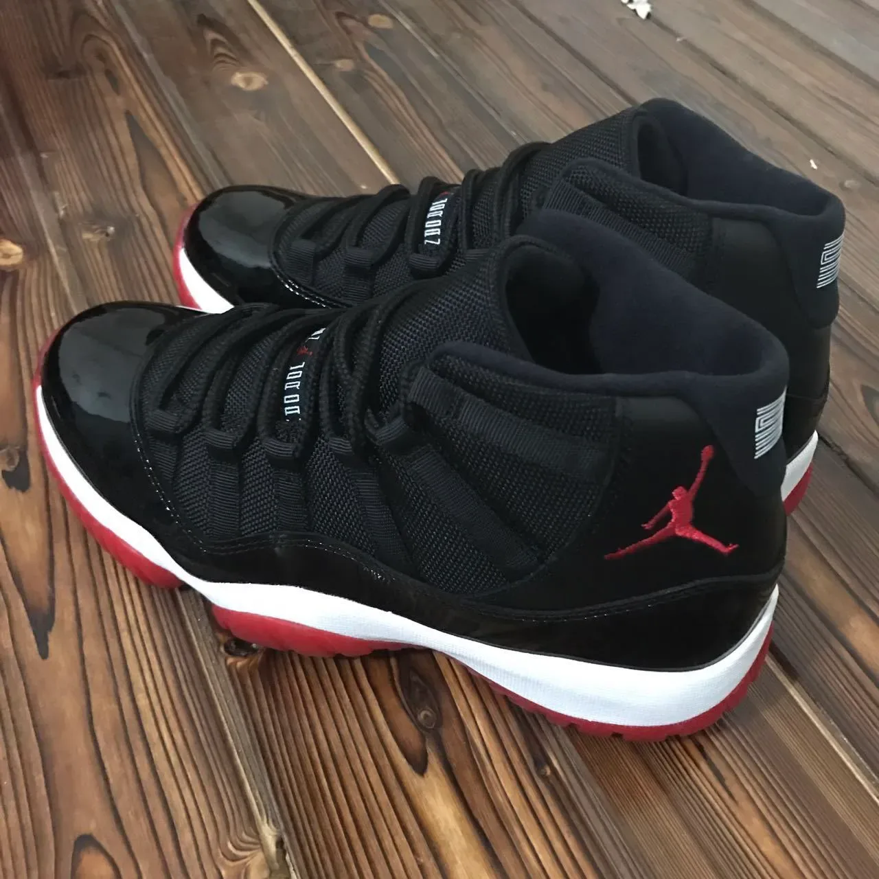 Air Jordan 11 أسود أحمر جلد لامع أحذية كرة السلة 6