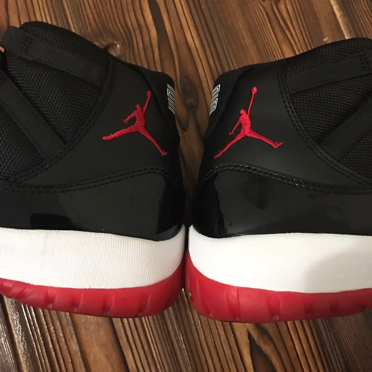 Air Jordan 11 أسود أحمر جلد لامع أحذية كرة السلة 8