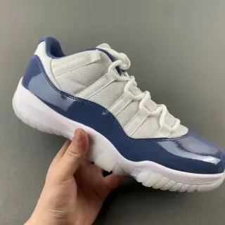 Air Jordan 11 海军蓝与白色漆皮篮球鞋