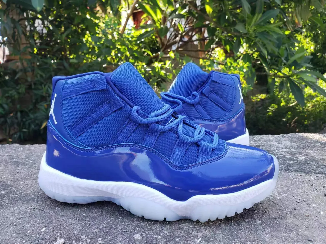 Air Jordan 11 Royal Blue Chaussures de Basketball Cuir Patenté 3