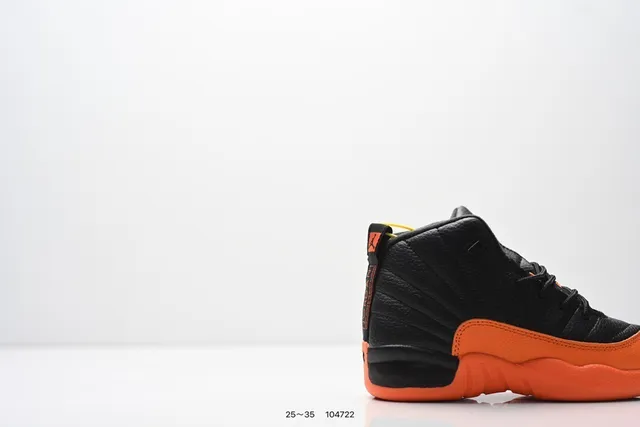 Air Jordan 12 काले और नारंगी बच्चों के बास्केटबॉल जूते 18