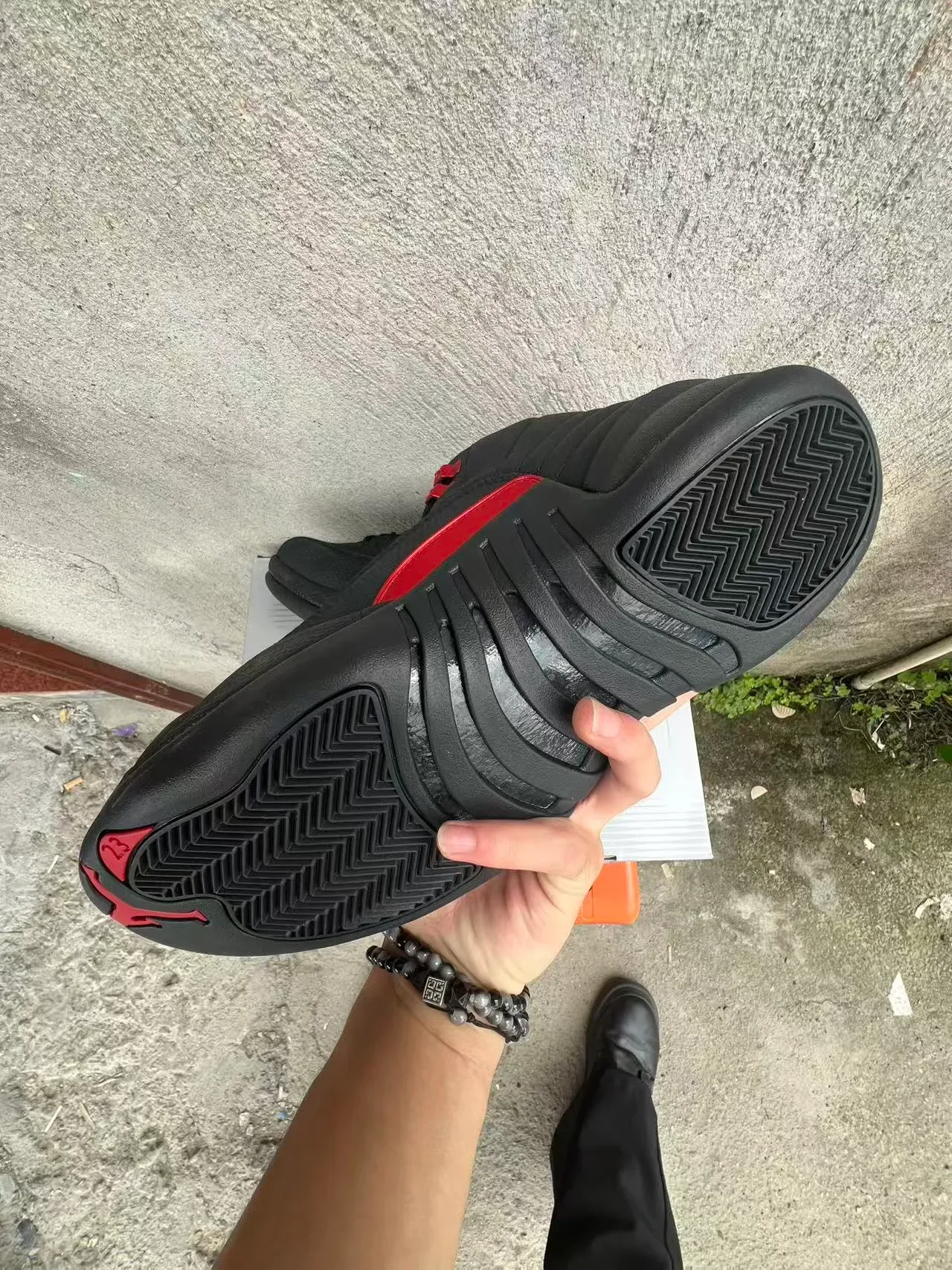 Air Jordan 12 Chaussures de basket Noir et Rouge 6