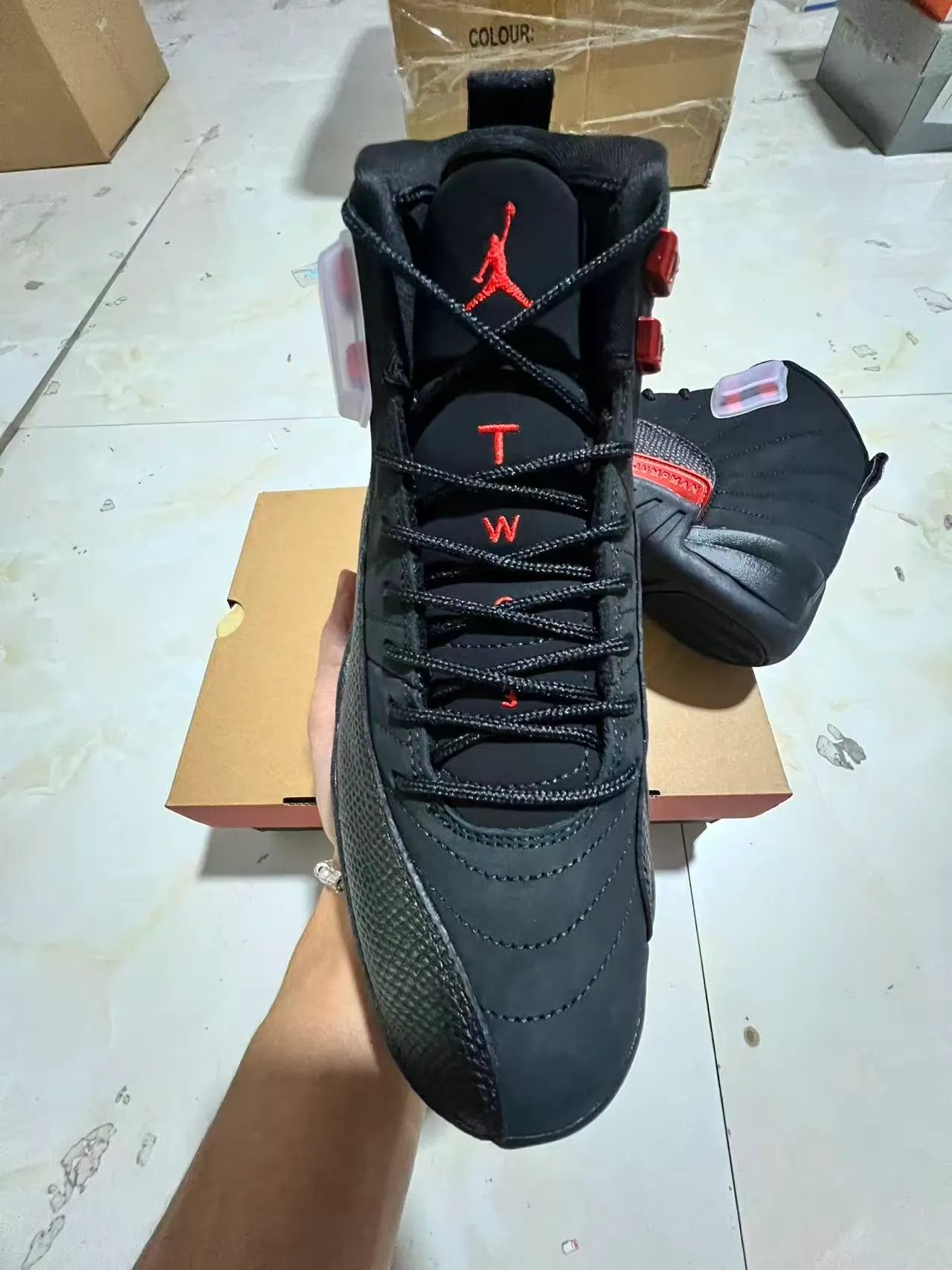 Air Jordan 12 黑红 JUMPMAN 篮球鞋 3