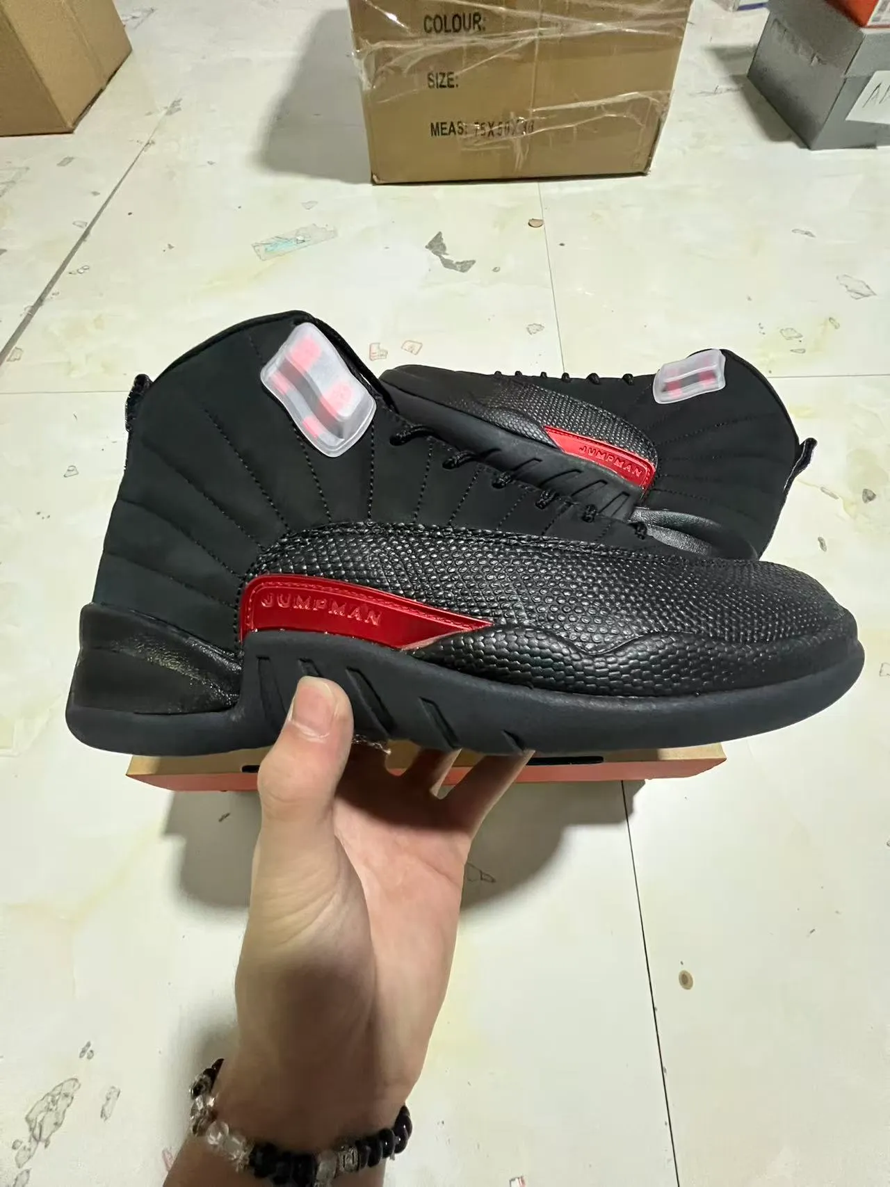 Air Jordan 12 黑红 JUMPMAN 篮球鞋 6