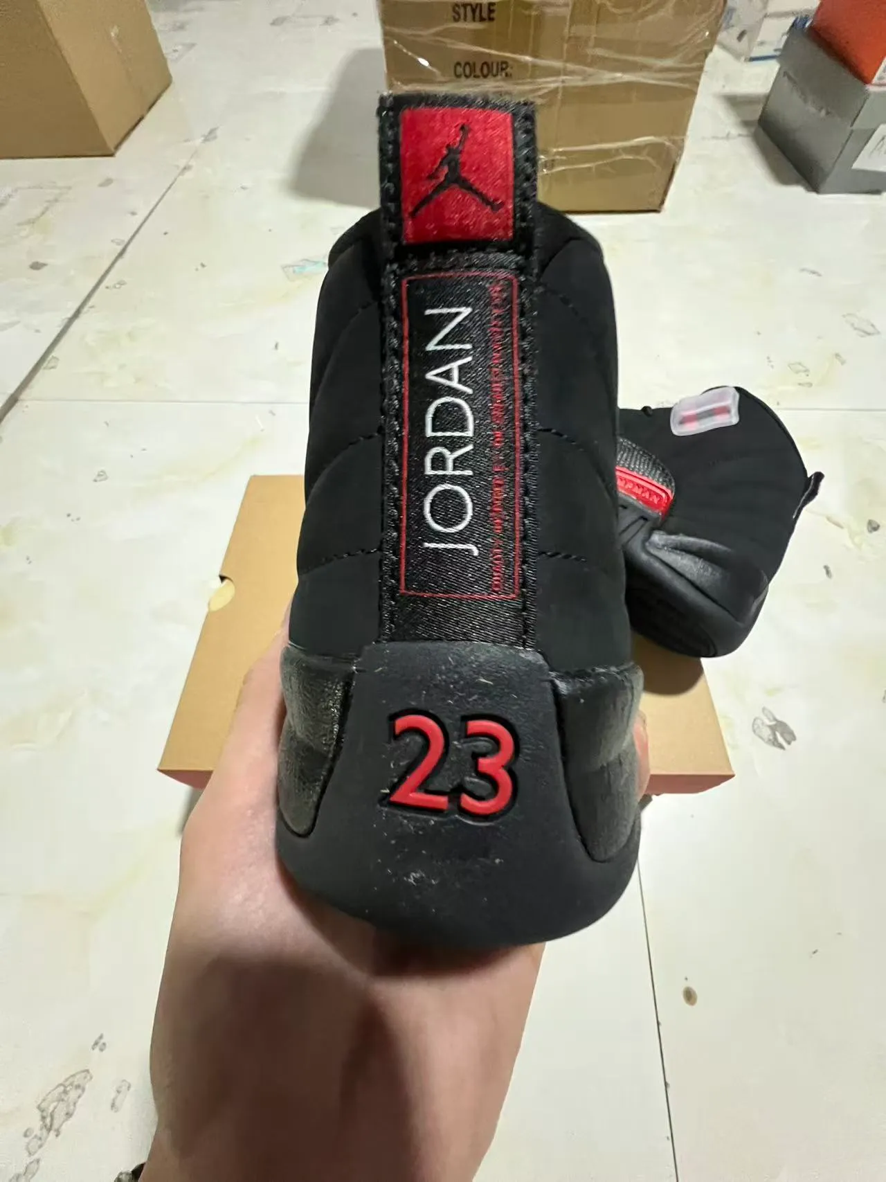 Air Jordan 12 黑红 JUMPMAN 篮球鞋 7