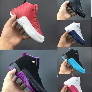 Tênis de basquete Air Jordan 12 vermelho e branco