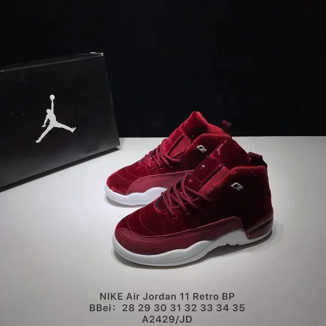 Tênis de basquete Air Jordan 12 vermelho e branco 2