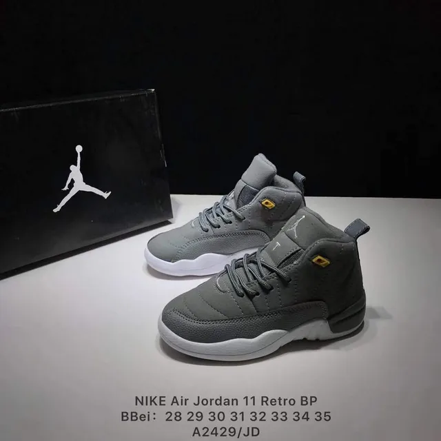 Tênis de basquete Air Jordan 12 vermelho e branco 4