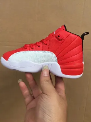 Tênis de basquete Air Jordan 12 vermelho e branco 19