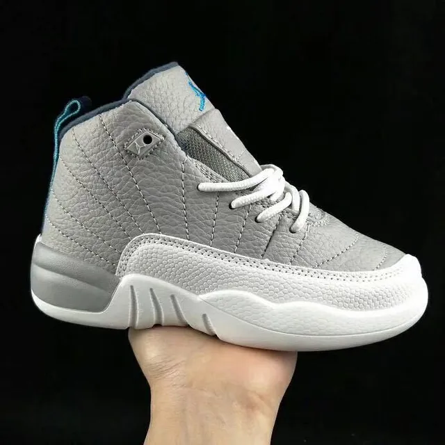 Tênis de basquete Air Jordan 12 vermelho e branco 22