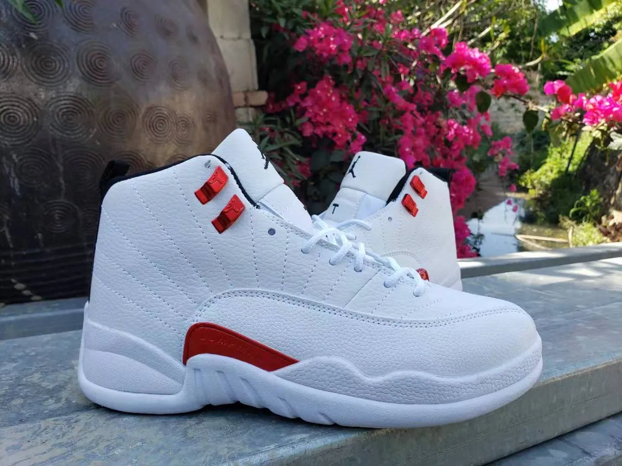 Air Jordan 12 White Red Chaussures de basketball 3