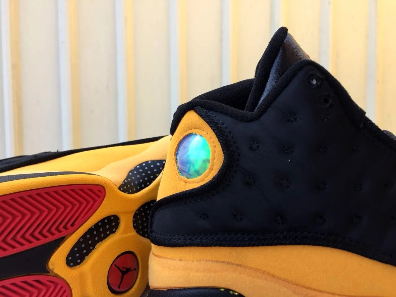 Air Jordan 13 حذاء كرة السلة أسود أصفر أحمر 4