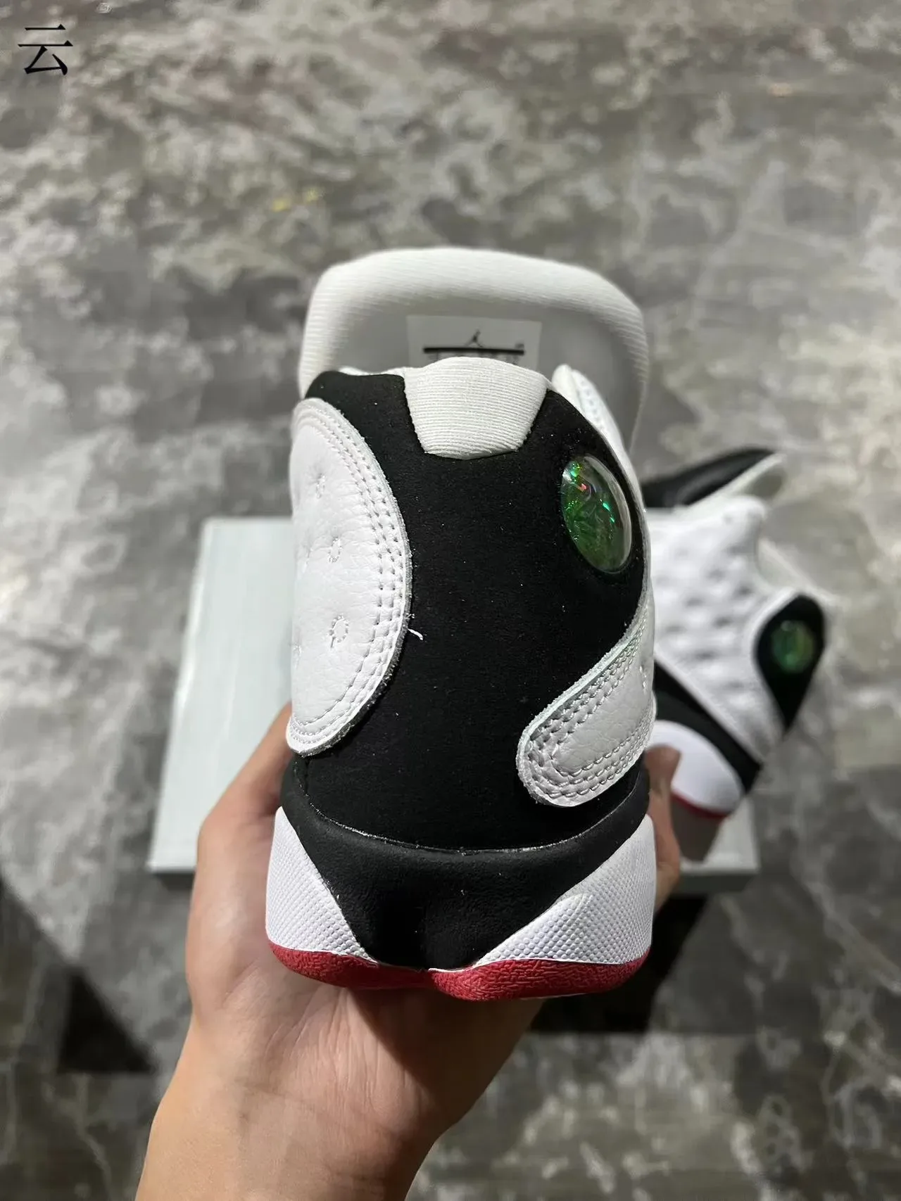 Air Jordan 13 Chaussures de Basketball Blanc Noir Vert Joyau 8