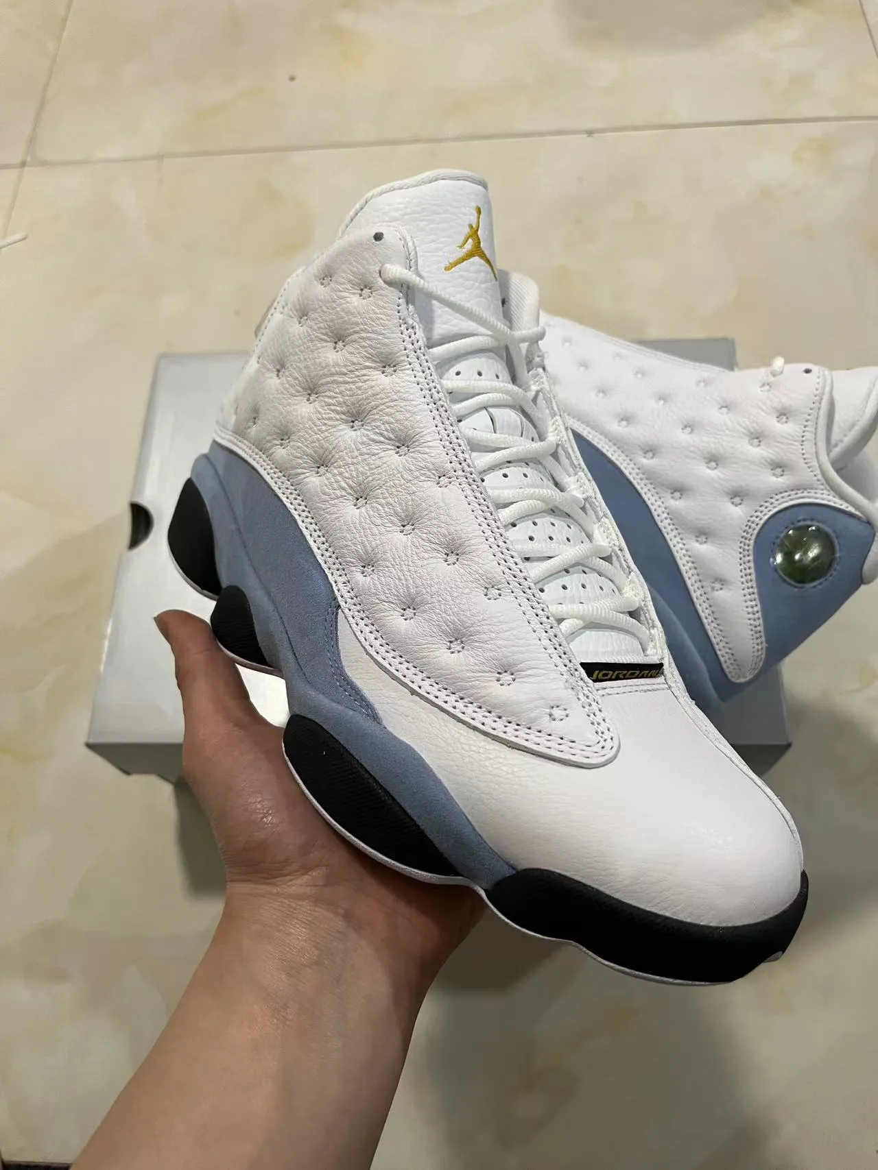 Chaussures de basketball Air Jordan 13 blanc bleu clair noir 2