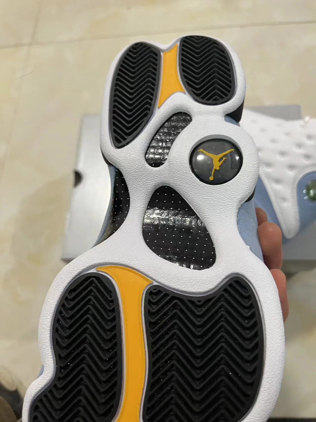 Chaussures de basketball Air Jordan 13 blanc bleu clair noir 7