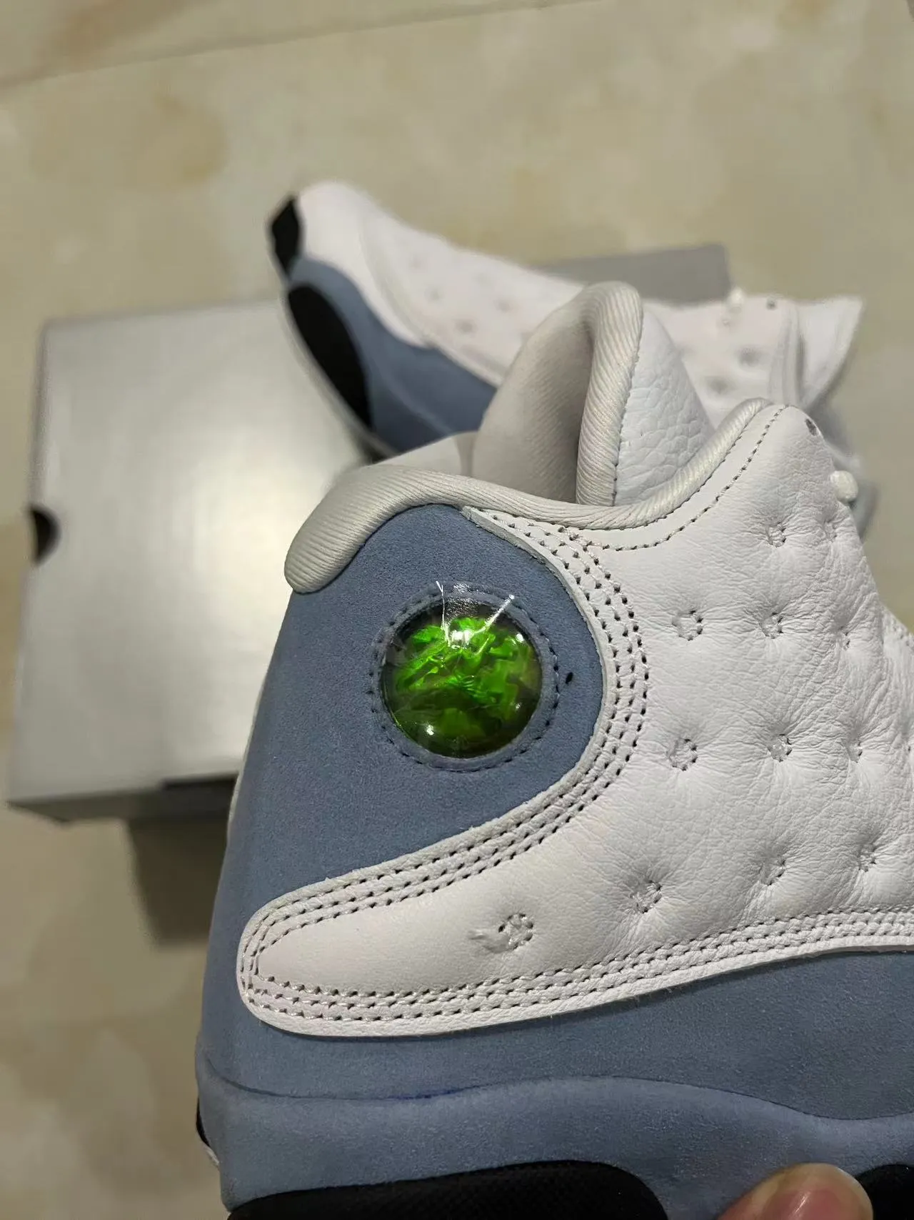 Chaussures de basketball Air Jordan 13 blanc bleu clair noir 9