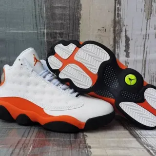 Air Jordan 13 सादा कमला काला बास्केटबॉल जुतो