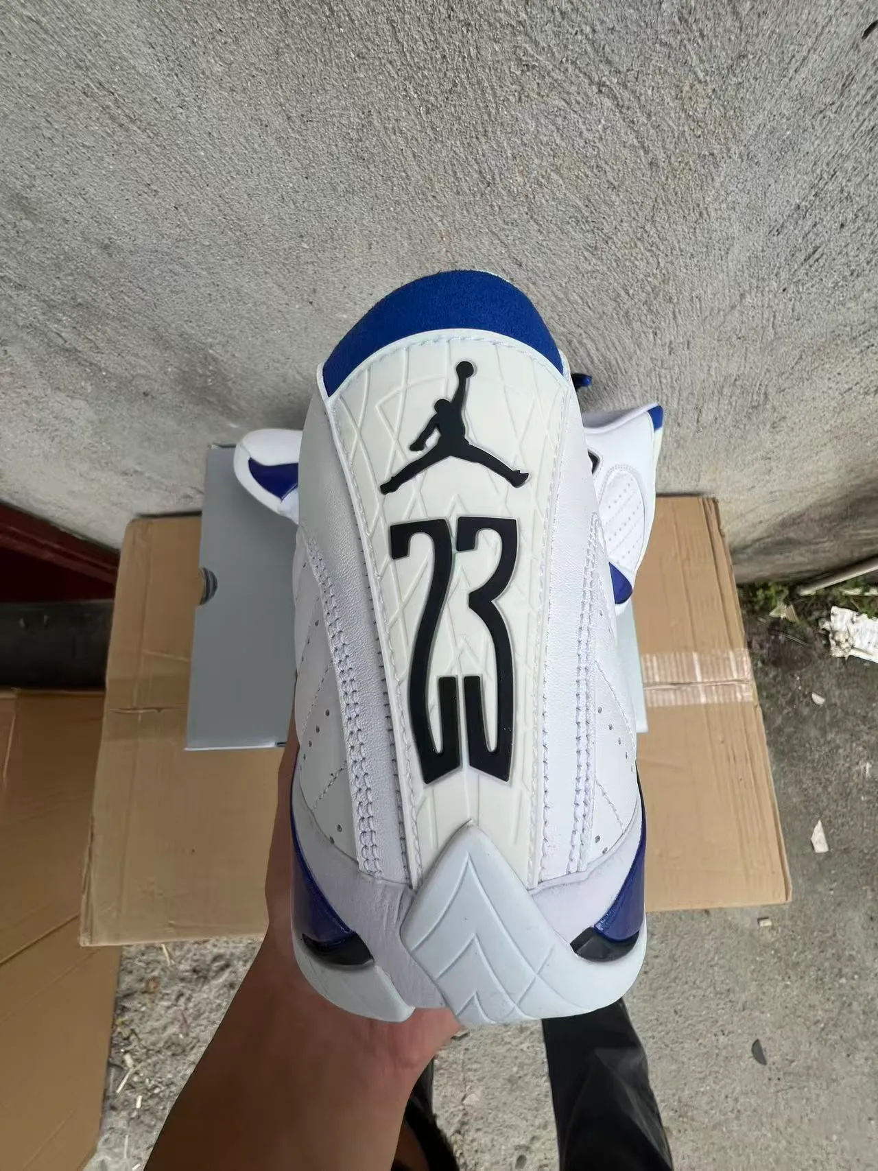 Air Jordan 14 白色皇家蓝篮球鞋 3