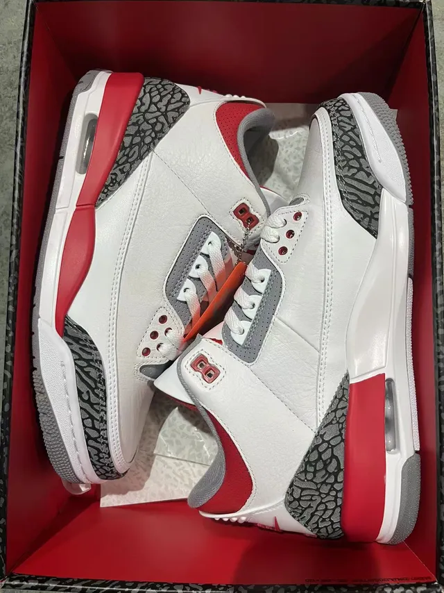 حذاء كرة السلة Air Jordan 3 باللون الأبيض والأحمر والرمادي بنقشة الفيل 6