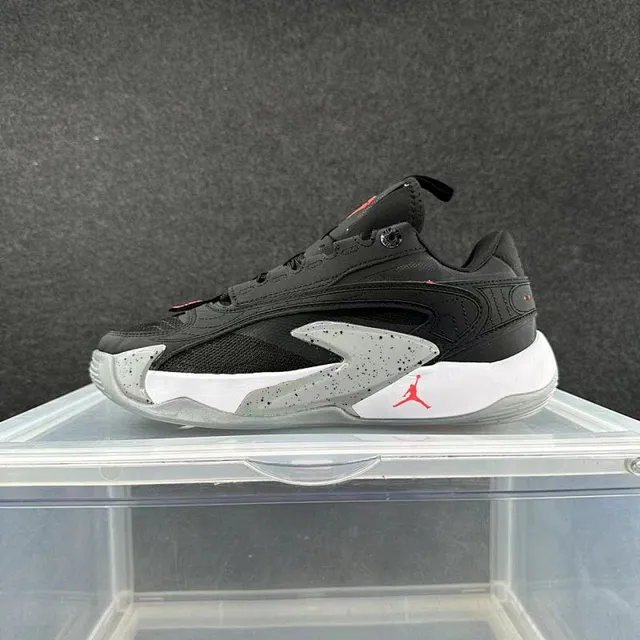 Tênis de basquete Air Jordan 36 preto e cinza salpicado 2