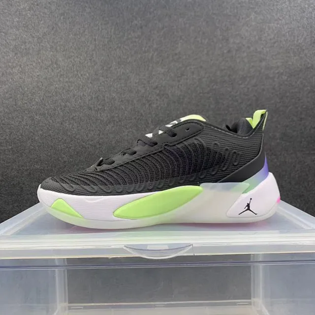 Tênis de basquete Air Jordan 37 Low preto branco verde-neon 2