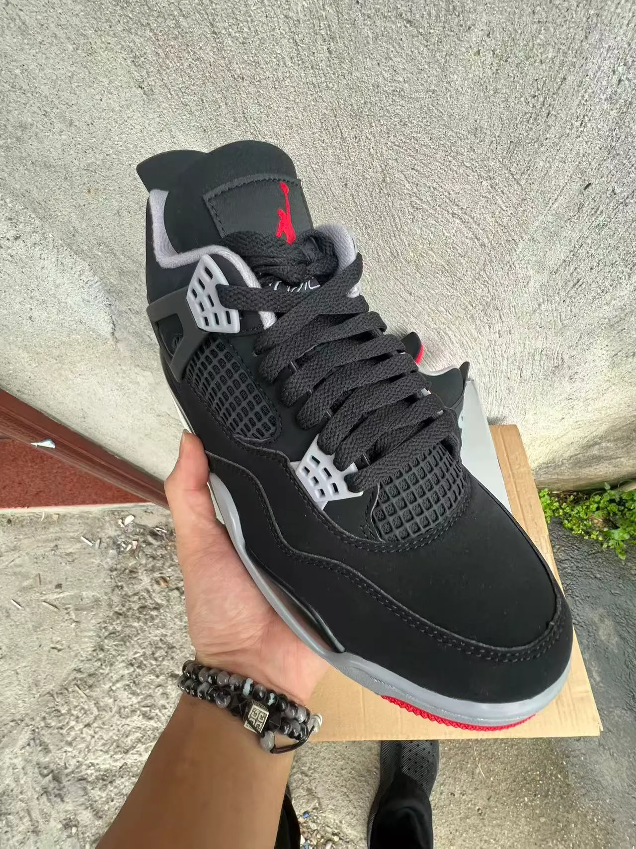 Chaussures de basketball Air Jordan 4 noir ciment rouge 2