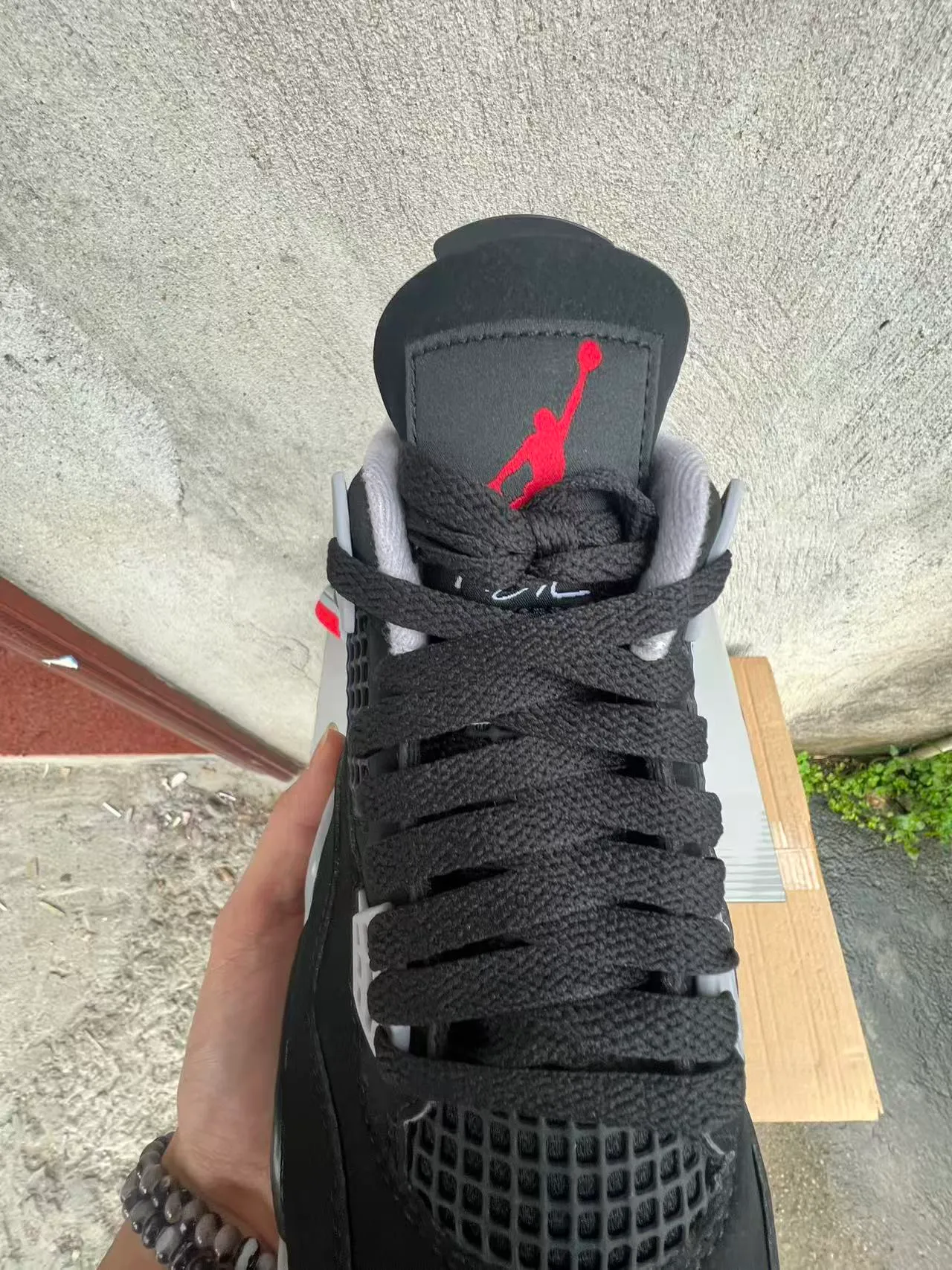 Chaussures de basketball Air Jordan 4 noir ciment rouge 4