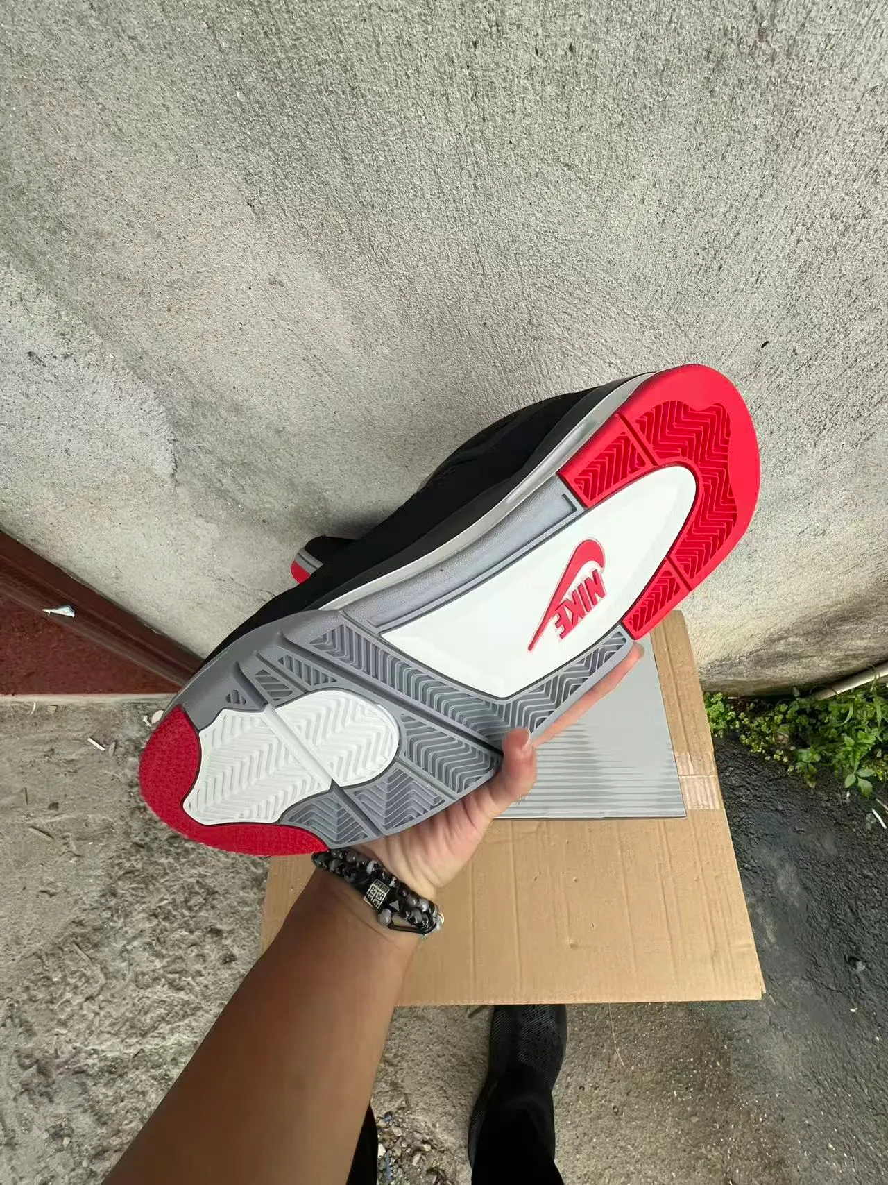 Chaussures de basketball Air Jordan 4 noir ciment rouge 6