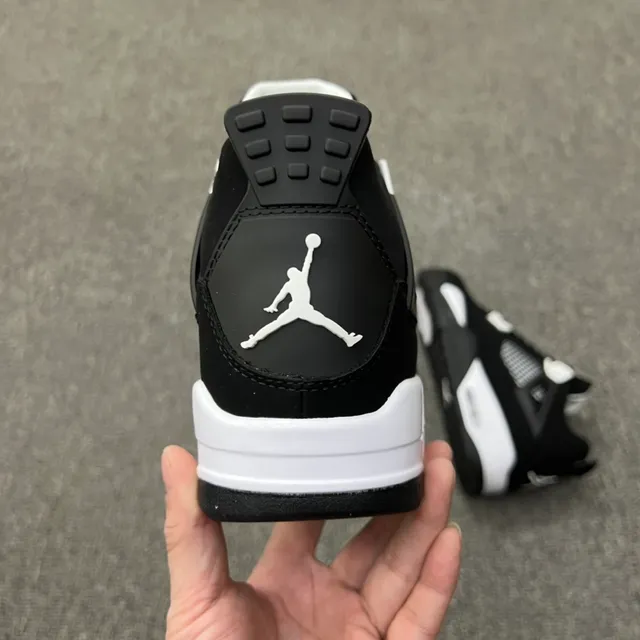 Air Jordan 4 Black White Basketball Shoes 7